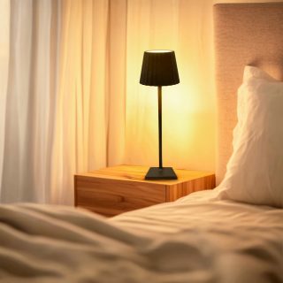 Lampara Led de sobremesa Black Courtin - N